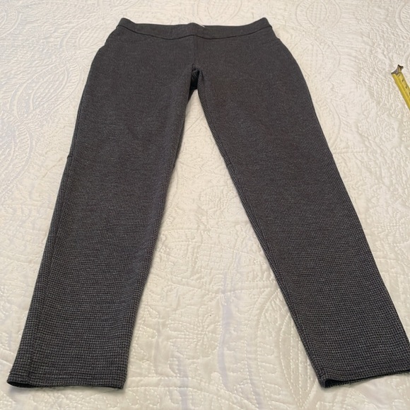 LC Lauren Conrad Houndstooth Pull-up Dress Pants in Excellent Condition - Picture 16 of 16